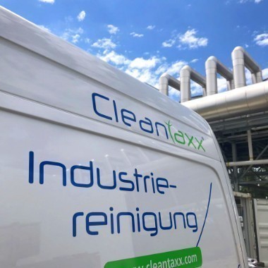Service Fahrzeug der Firma Cleantaxx